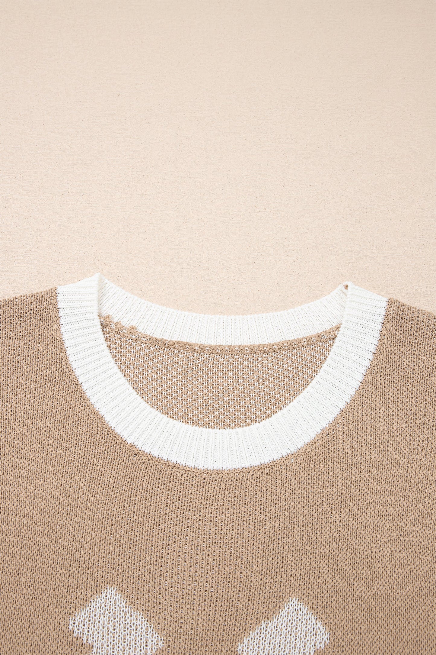 Goat Horse Shoe Pattern Contrast Trim Short Sleeve Sweater