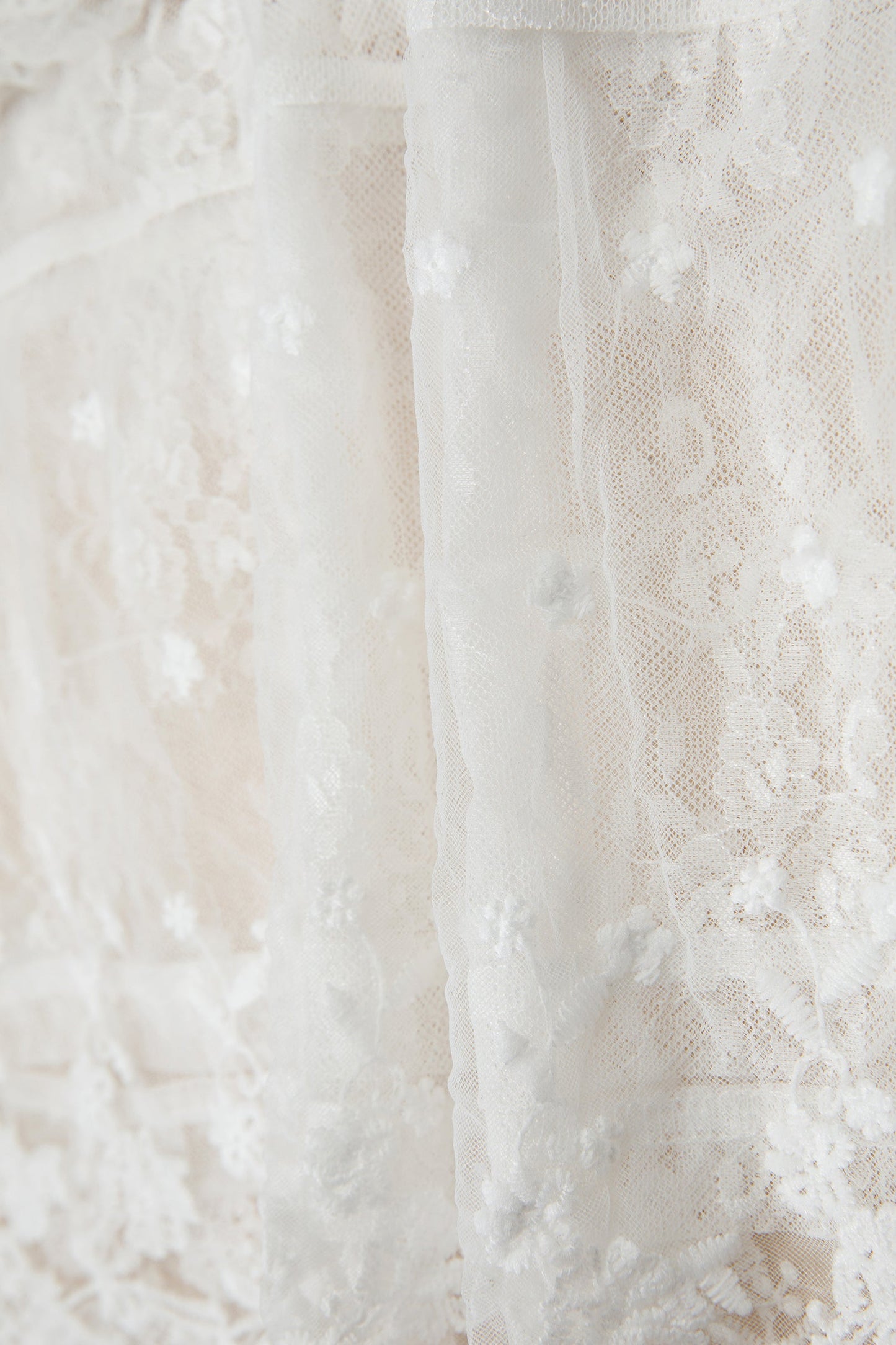 White 2pcs Sheer Floral Lace Ruffle Tiered Patchwork Blouse