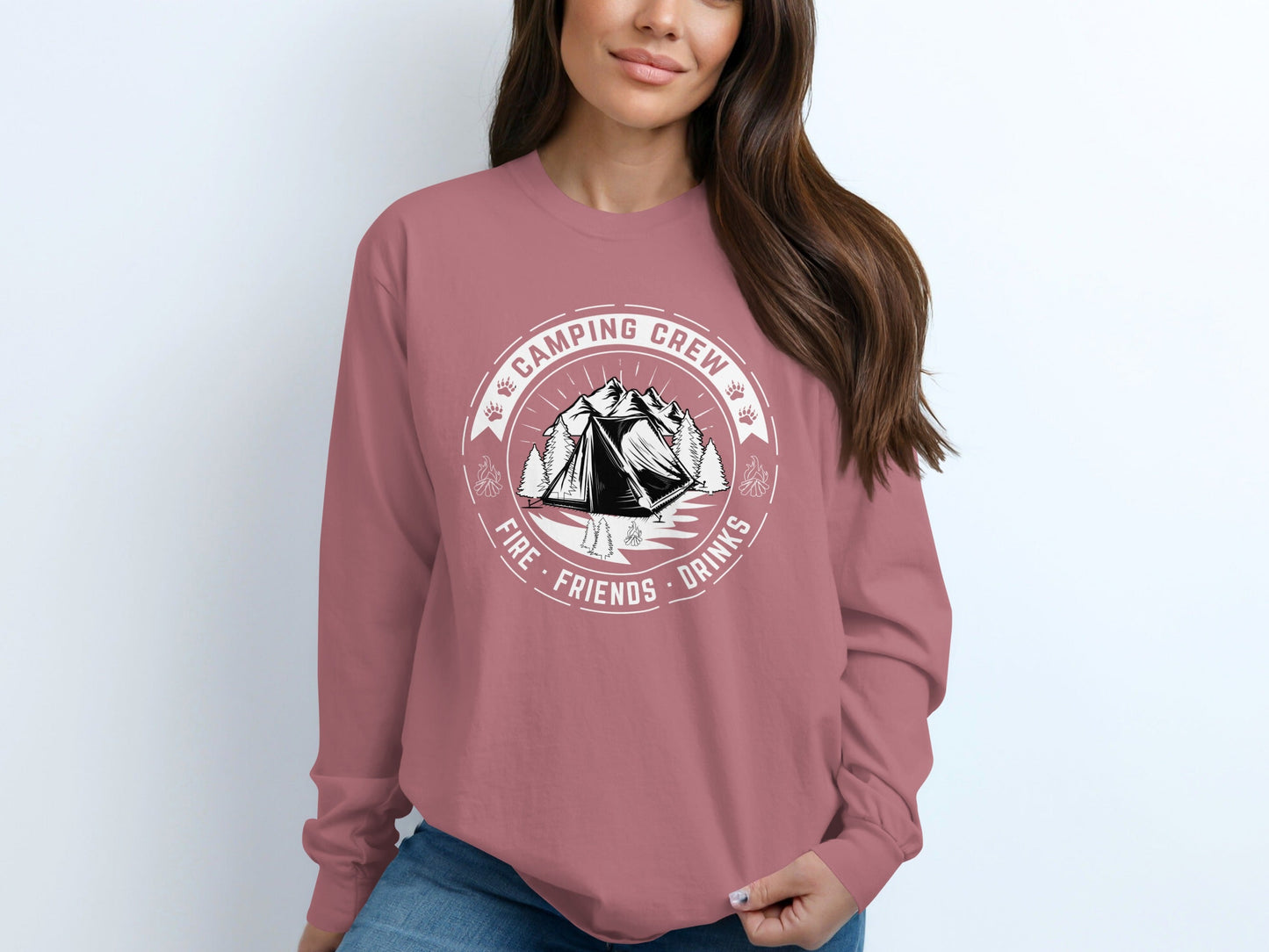 Camping Crew Fire Friends Drinks Design Long Sleeve T-Shirt