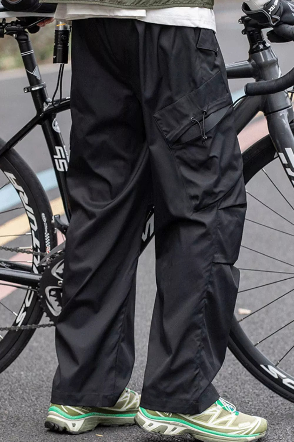 Men's Wide Leg Cargo Pants