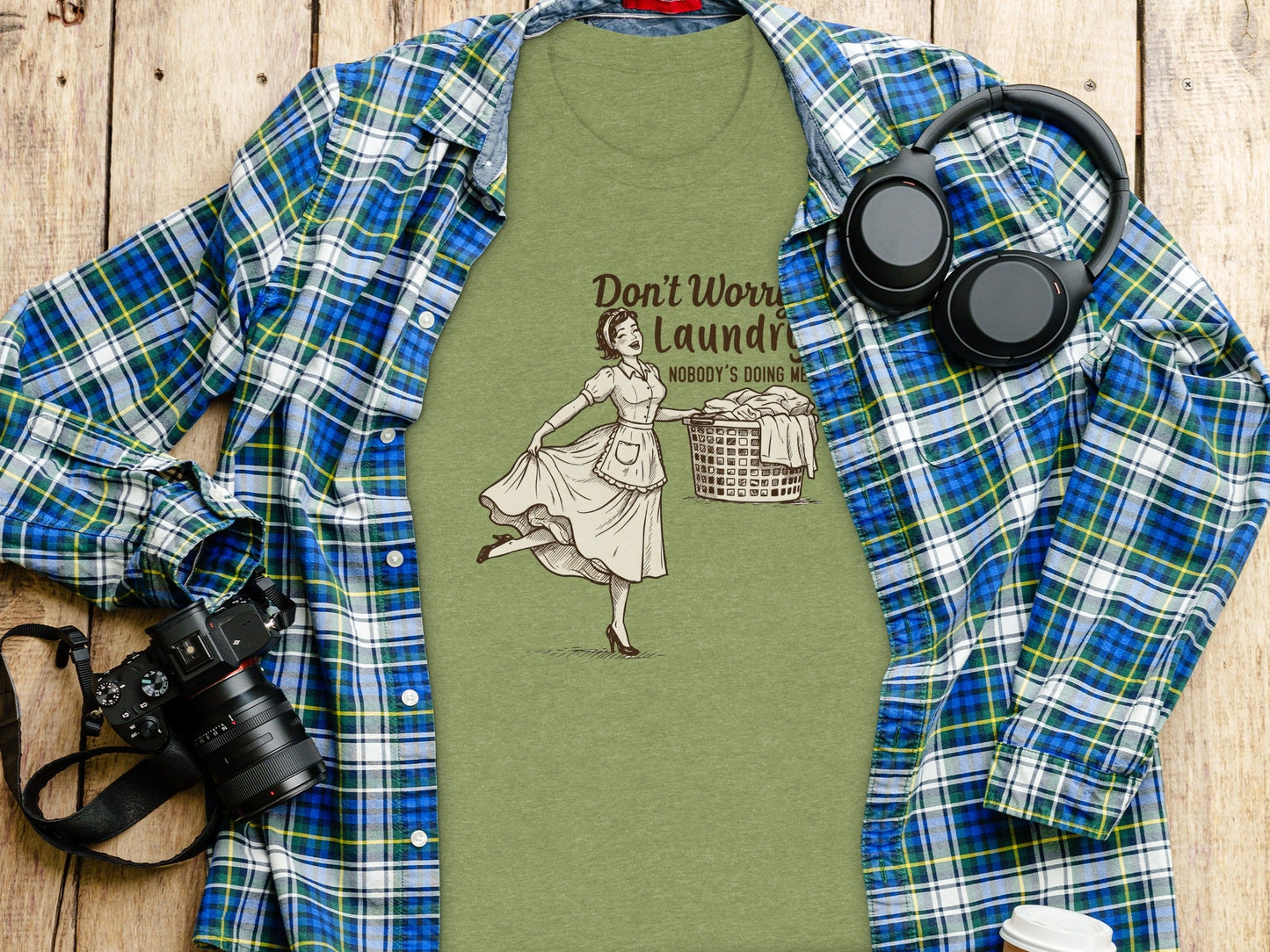 Don't Worry Laundry Nobody's Doing Me Graphic Design T-Shirt