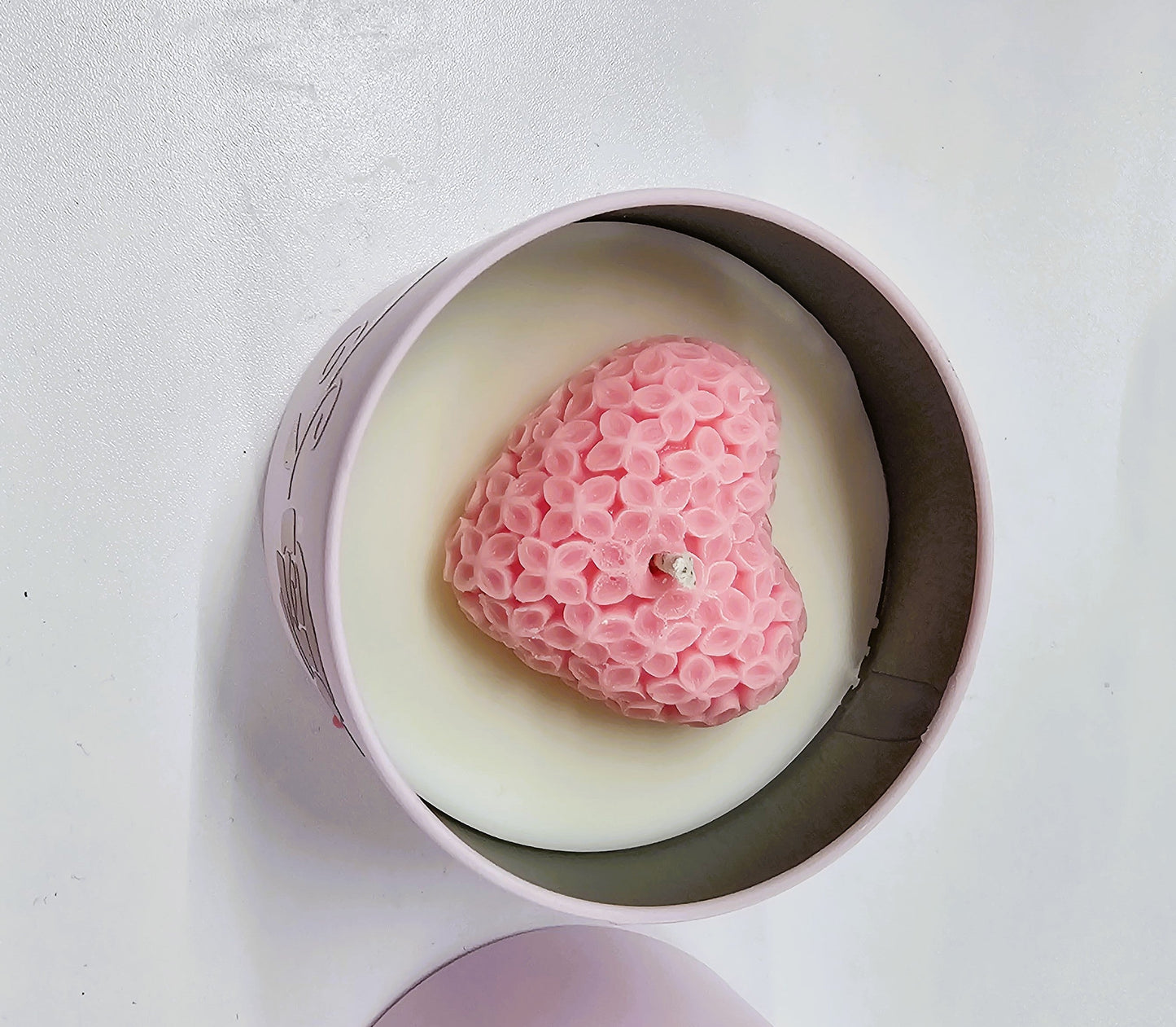 Floral Valentine candle - "BE Mine" Message