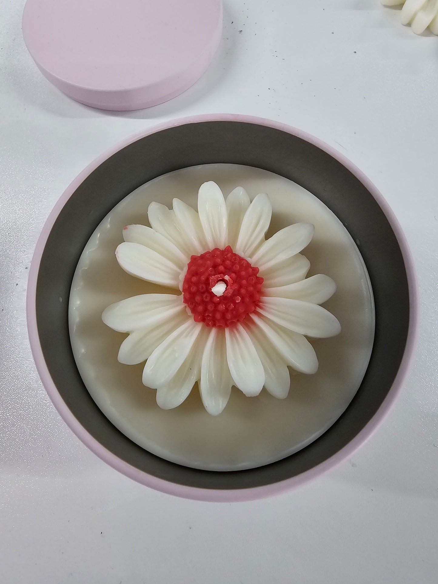 Floral Valentine candle - "Happy Valentines Day" Message