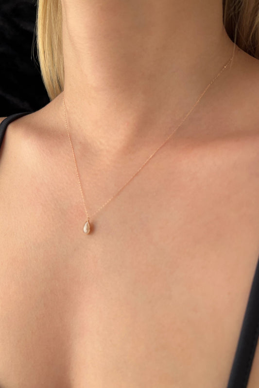 14K Gold Teardrop Shape Yellow Quartz Necklace