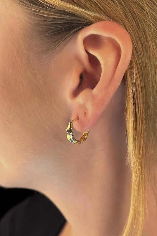14K Gold Wavy Huggie Hoop Earrings
