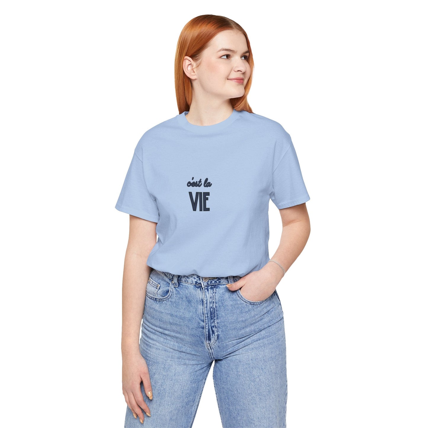C'est la Vie Tee — Minimal French Phrase Graphic T-Shirt