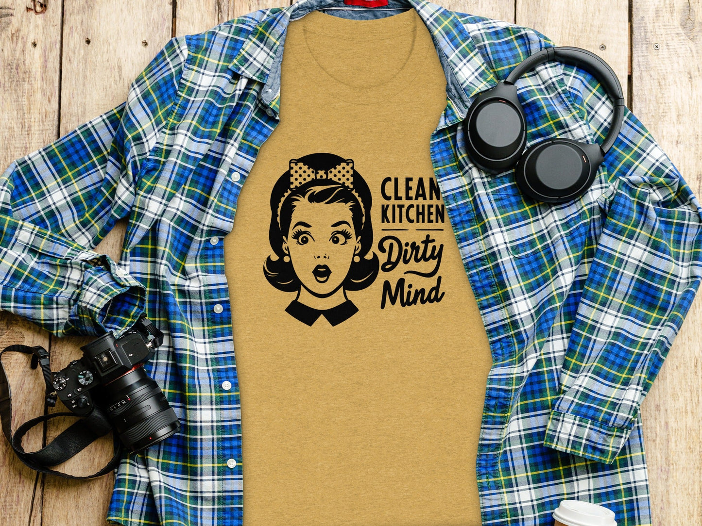 Clean Kitchen Dirty Mind Retro Woman Funny Graphic T-Shirt