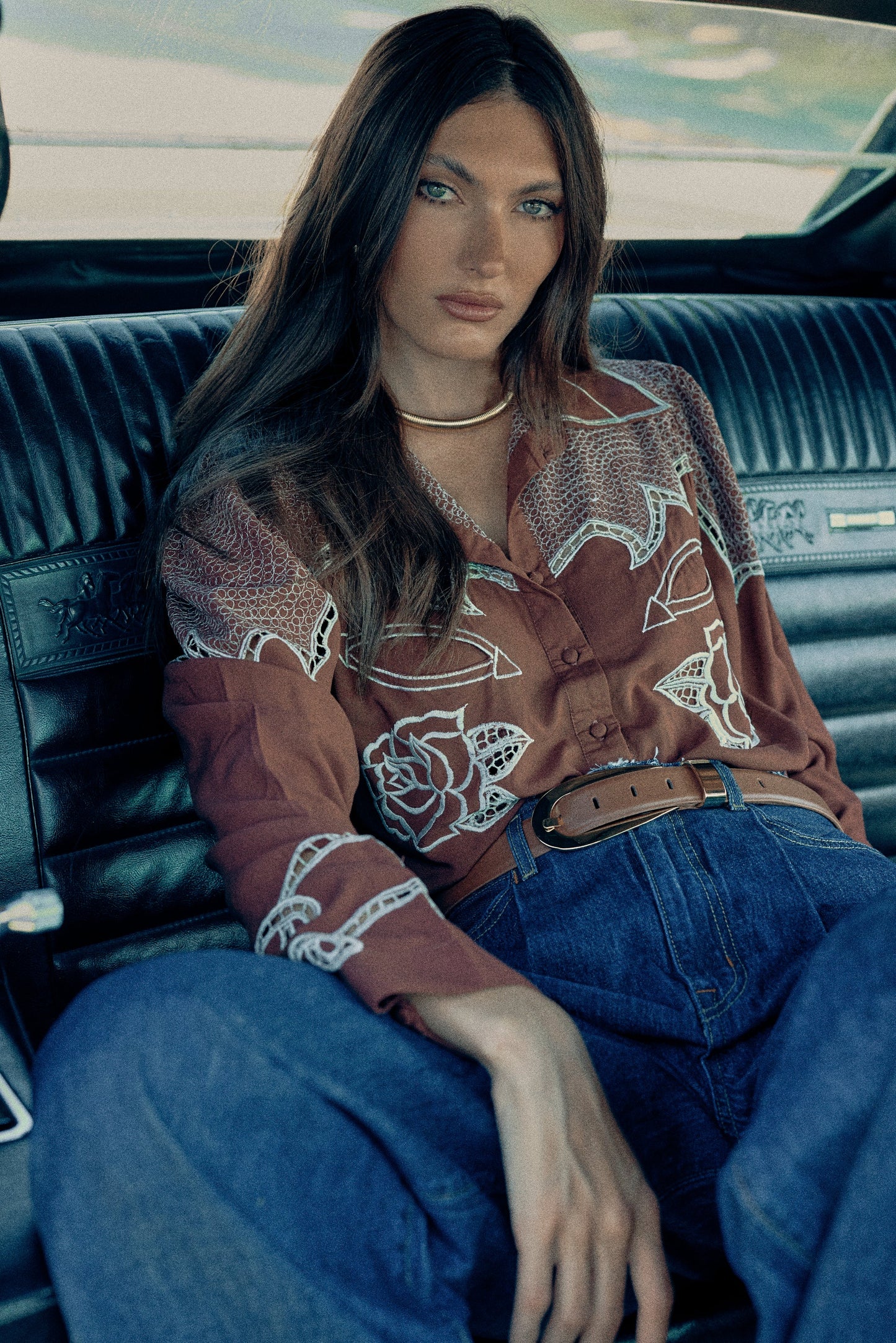 Isa, Vintage Brown