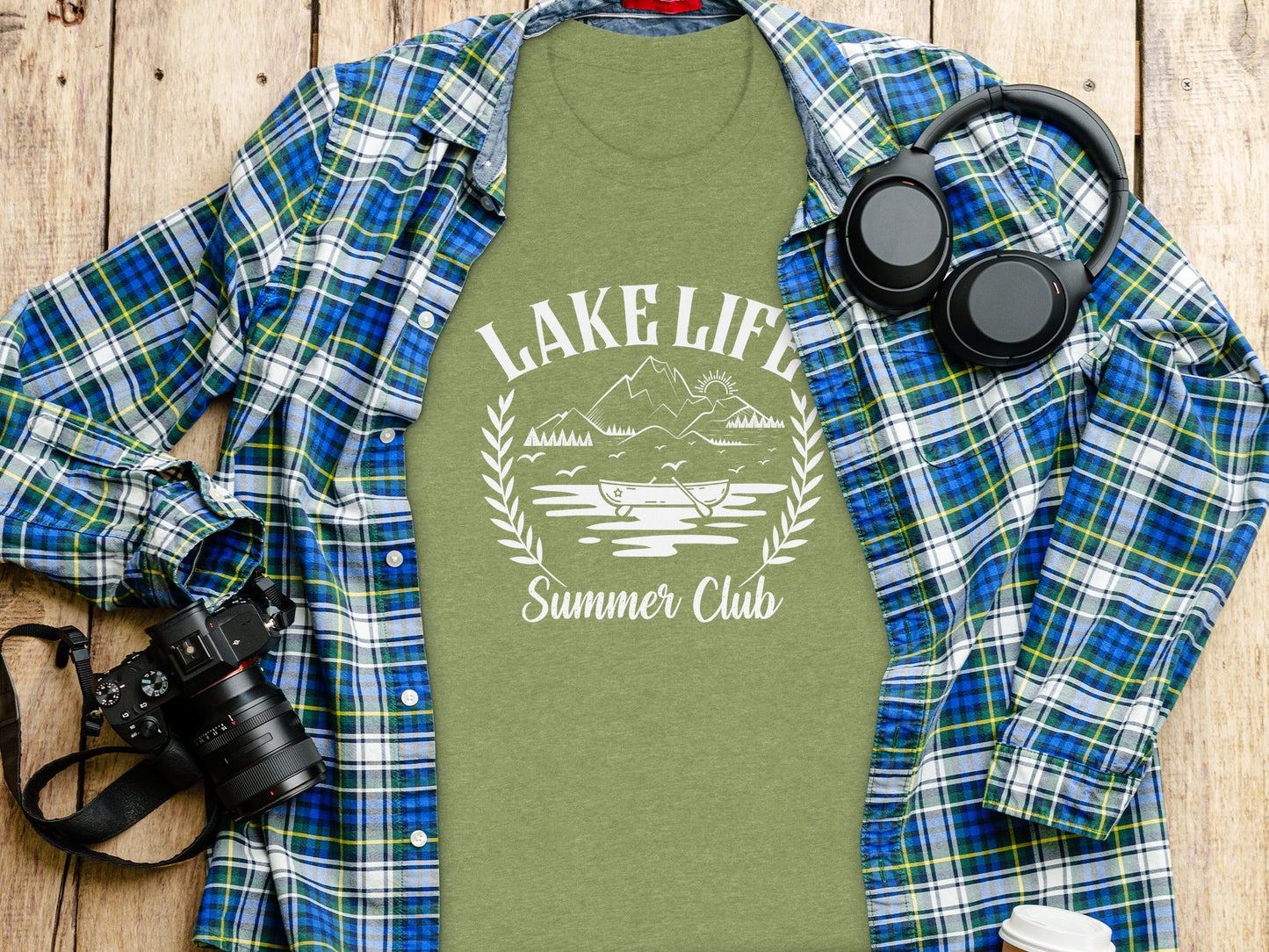 Lake Life Summer Club Boat Sunset Design Great Gift T-Shirt