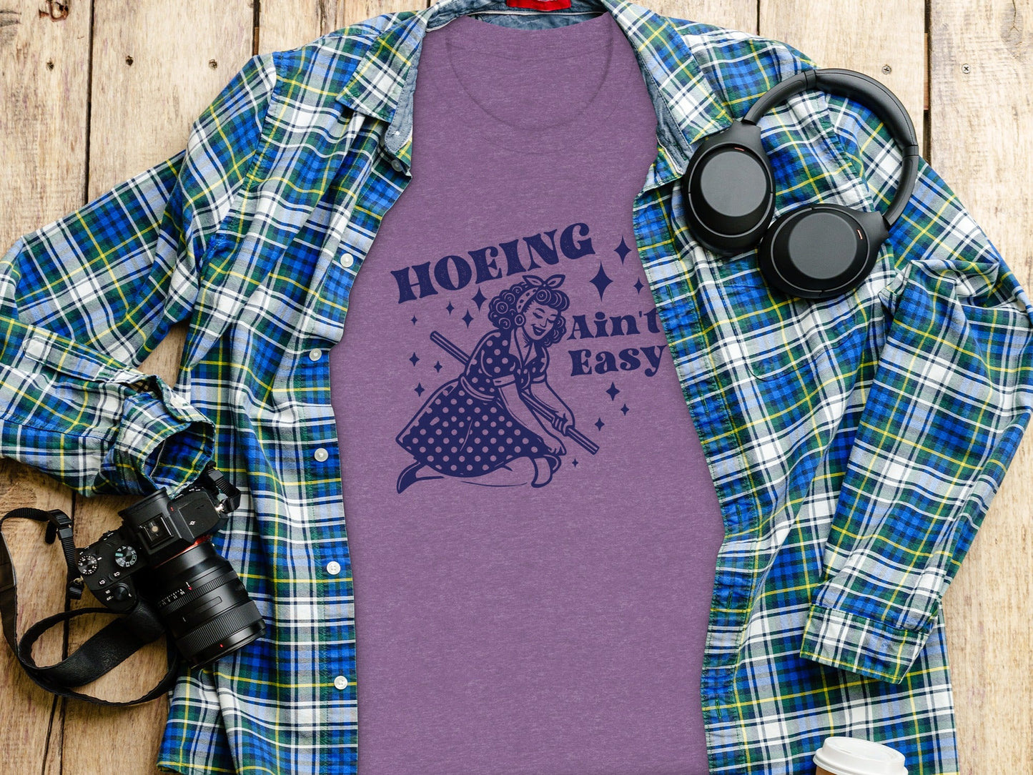 Hoing Ain't Easy Funny Woman Gardening Design T-Shirt