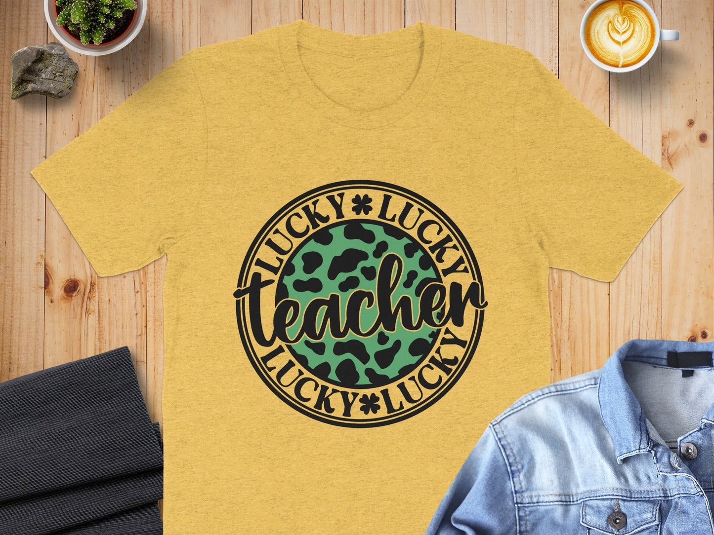 Lucky Teacher St Patricks Day Design With Clover Accent T-Shirt