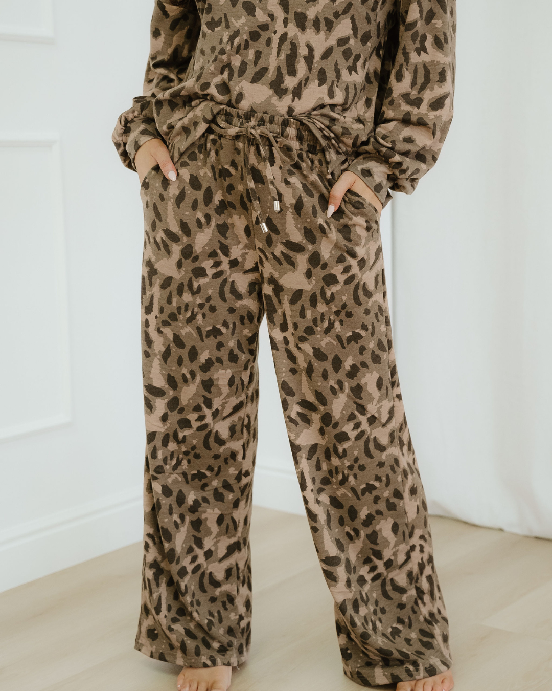 Reese Leopard Print Pullover Drawstring Loose Pants Set - Brown