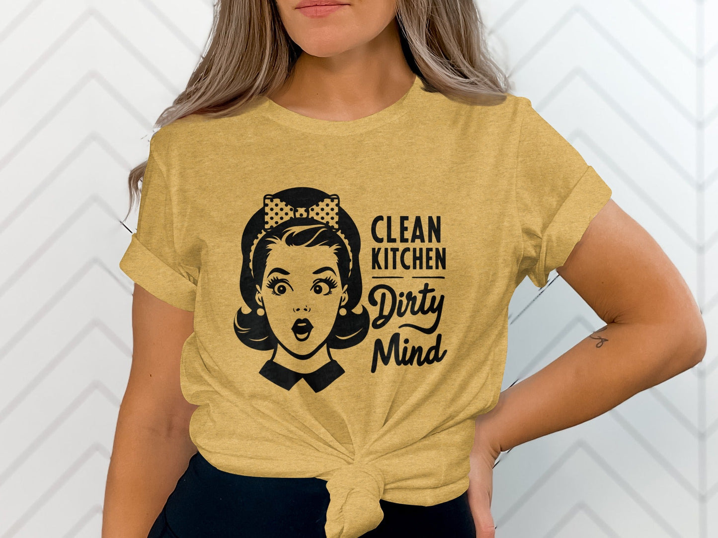 Clean Kitchen Dirty Mind Retro Woman Funny Graphic T-Shirt