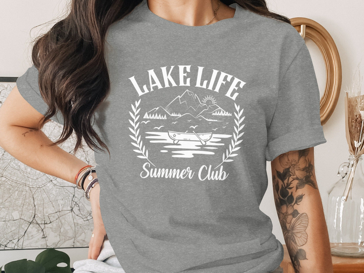 Lake Life Summer Club Boat Sunset Design Great Gift T-Shirt