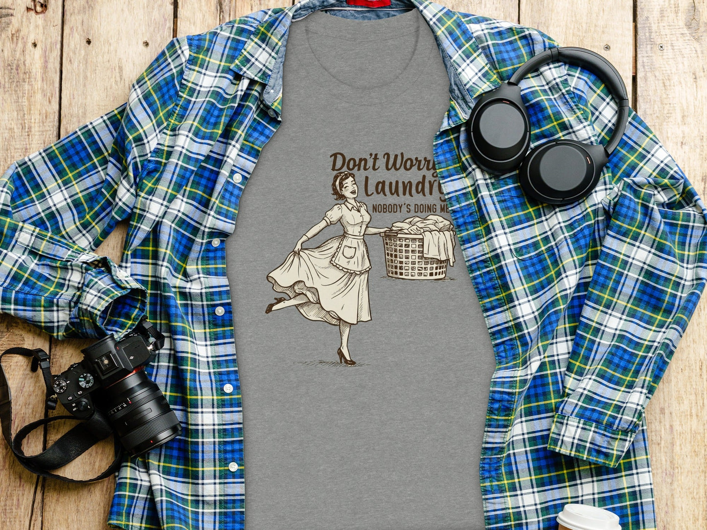 Don't Worry Laundry Nobody's Doing Me Graphic Design T-Shirt