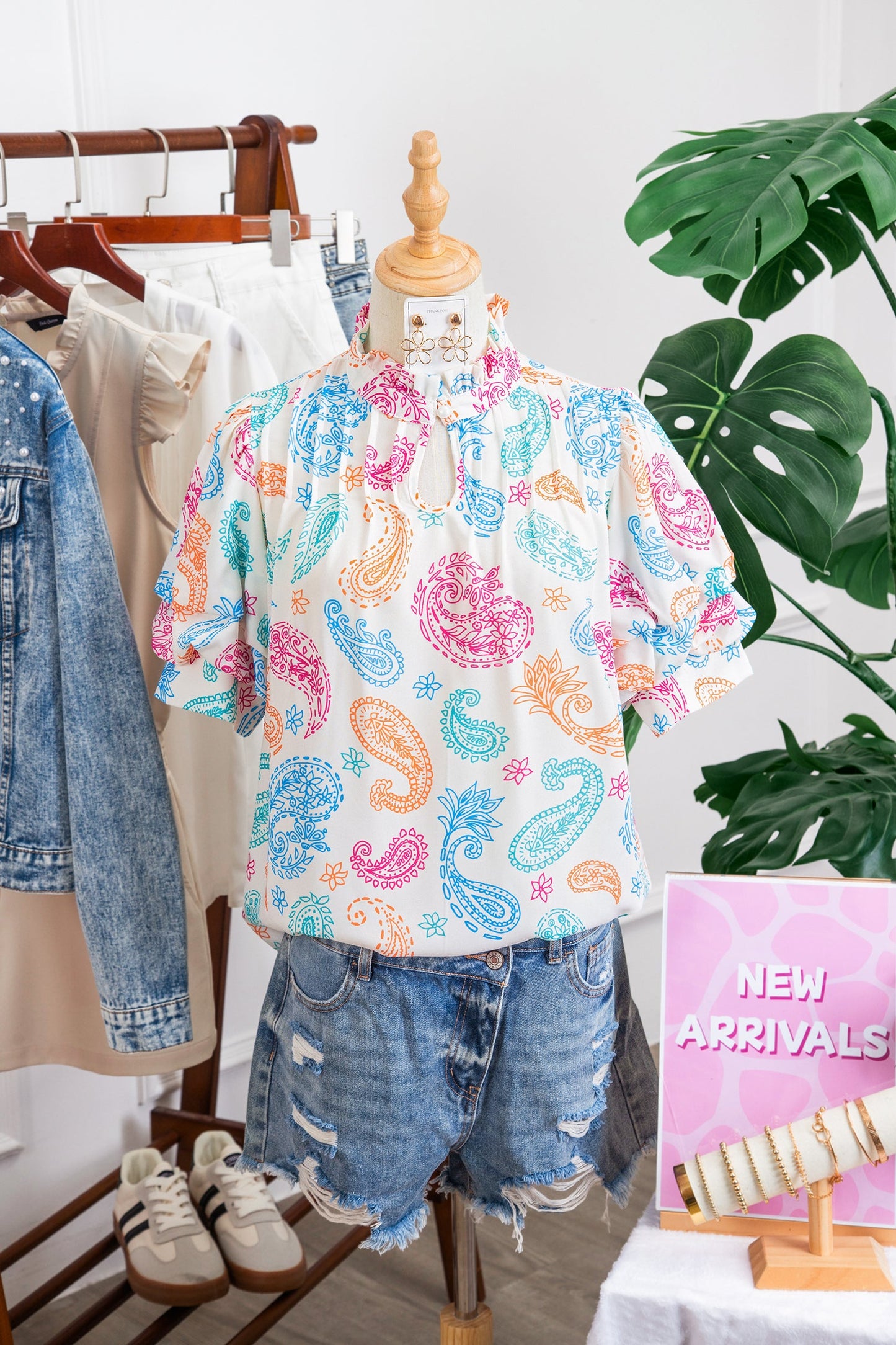 Multicolour Vibrant Paisley Printed Button Keyhole Puff Sleeve Blouse