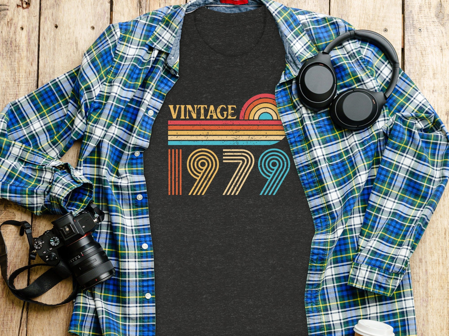 Retro Vintage 1979 Birthday Design For Year Born T-Shirt