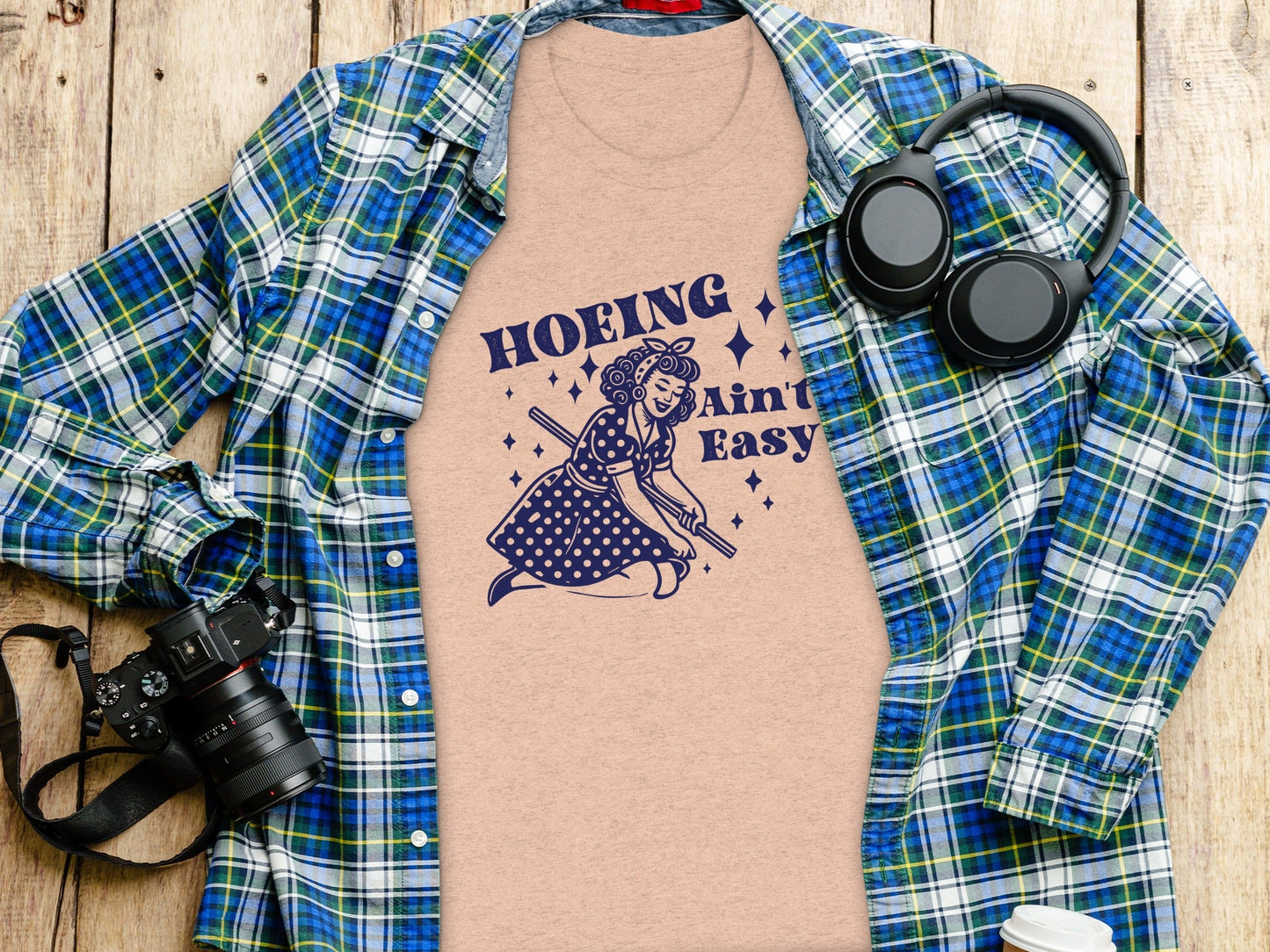 Hoing Ain't Easy Funny Woman Gardening Design T-Shirt