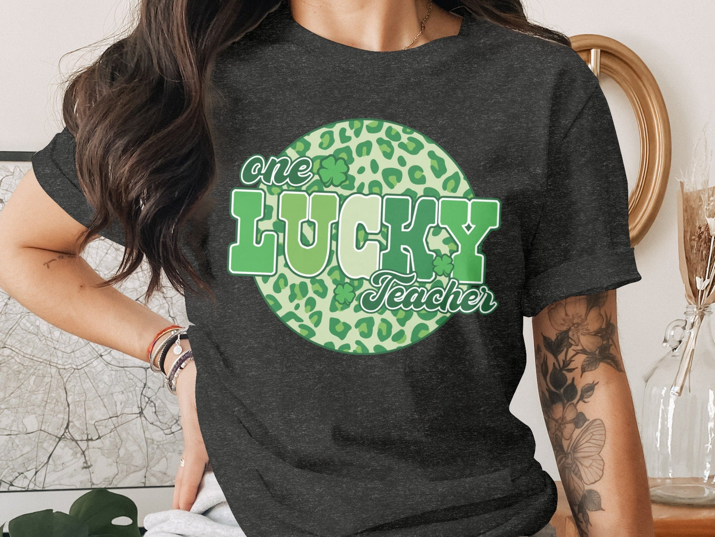One Lucky Teacher St Patricks Day Leopard Circle T-Shirt