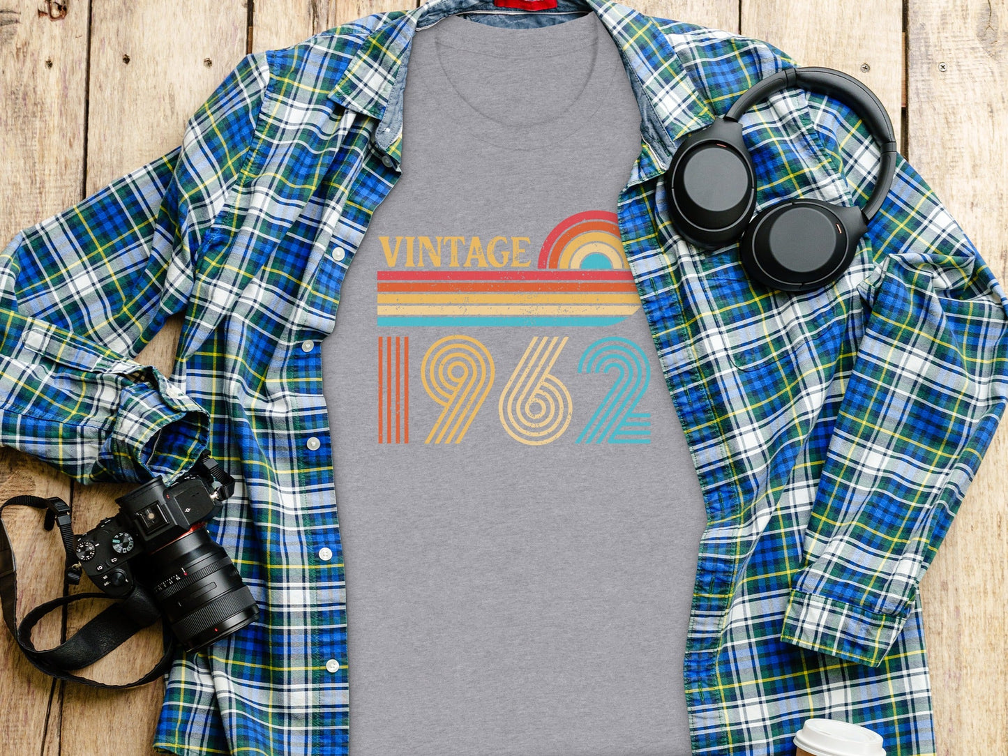 Groovy Vintage 1962 Rainbow Birthday Gift Idea T-Shirt