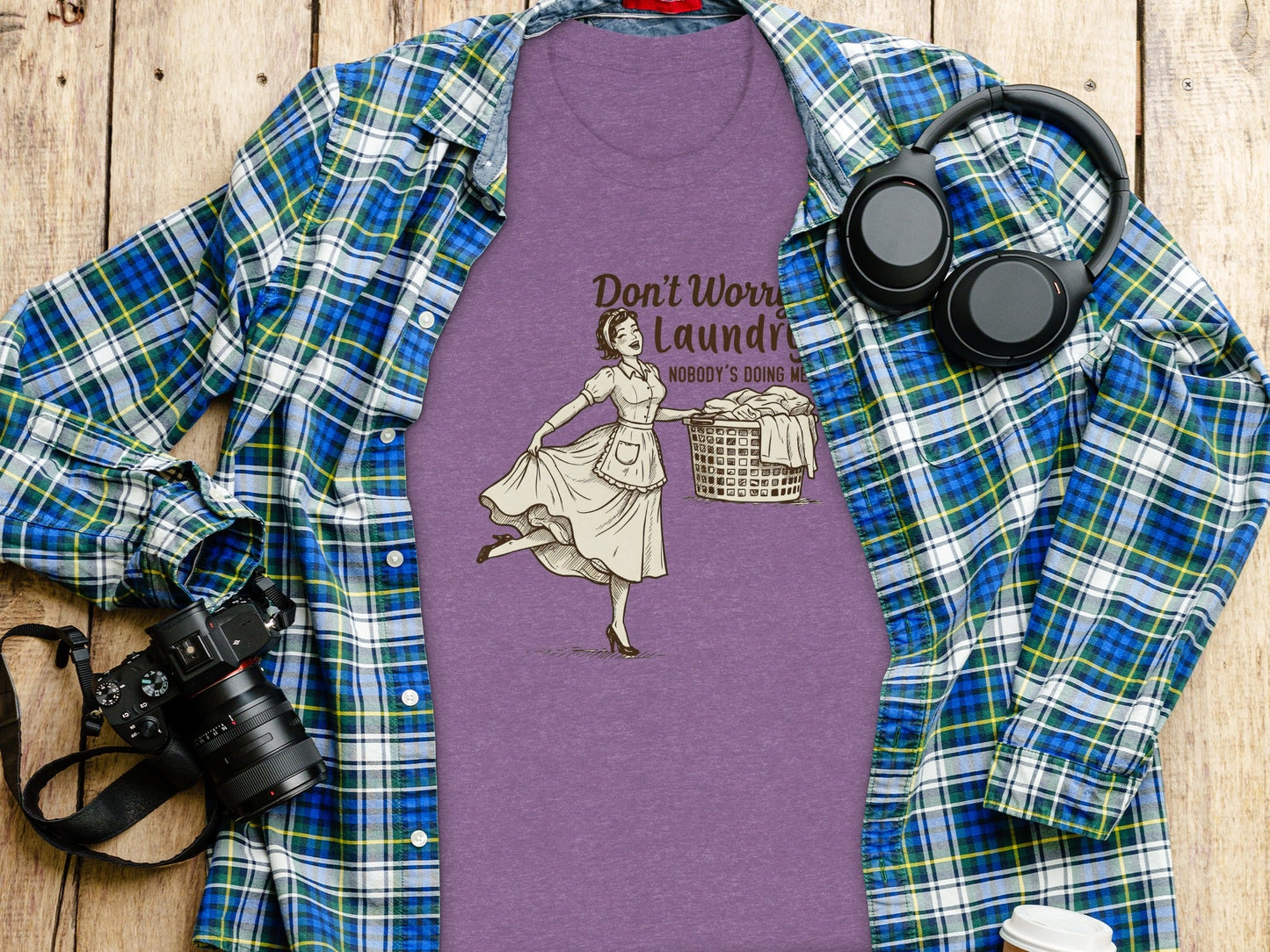 Don't Worry Laundry Nobody's Doing Me Graphic Design T-Shirt