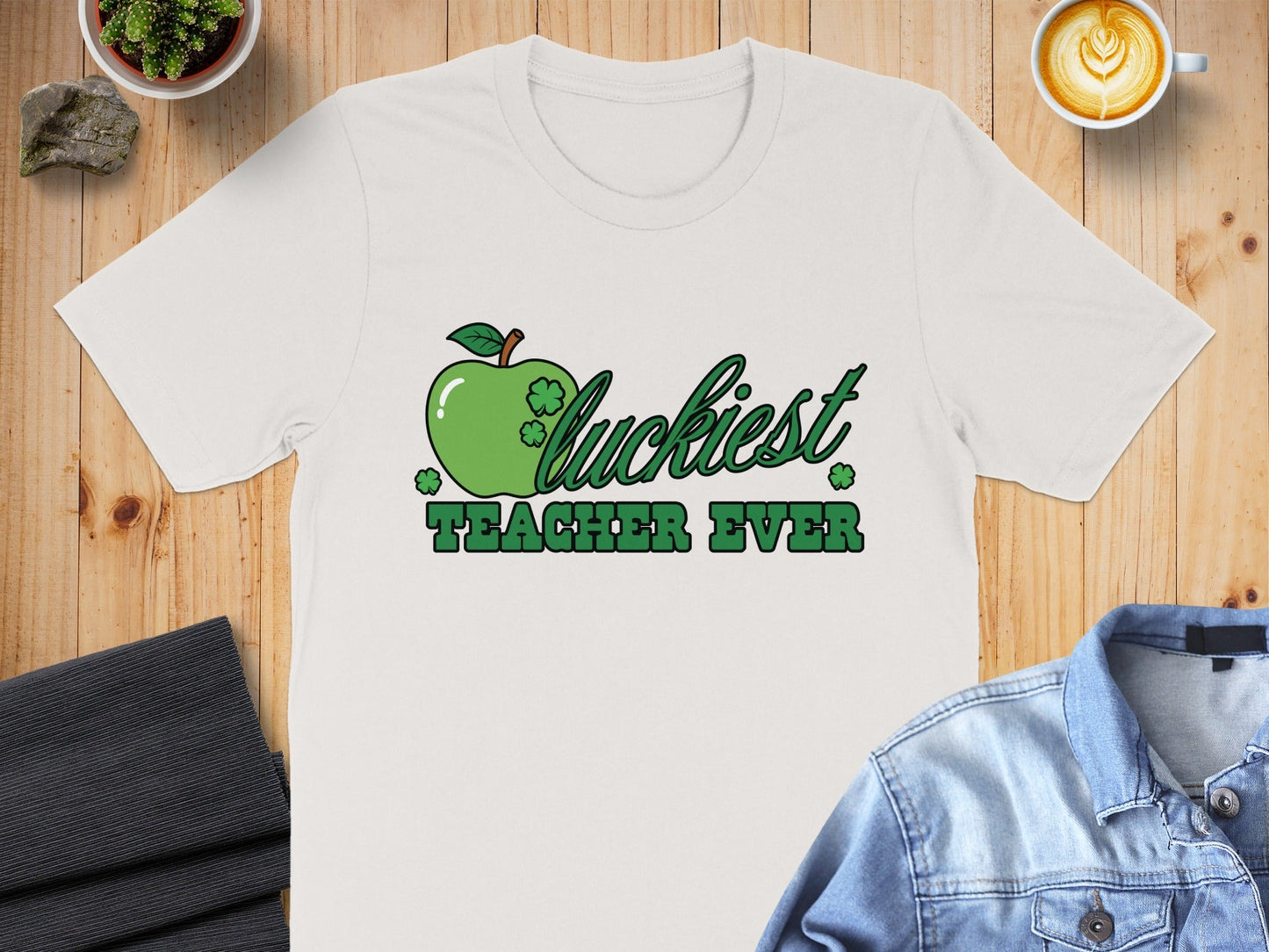 Luckiest Teacher Ever Clover Apple St Patricks Day T-Shirt