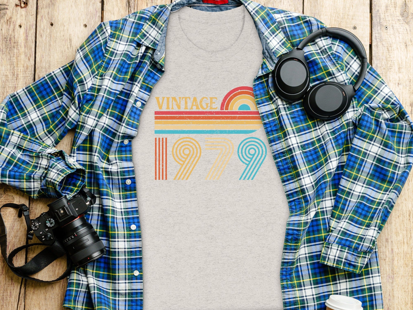 Retro Vintage 1979 Birthday Design For Year Born T-Shirt