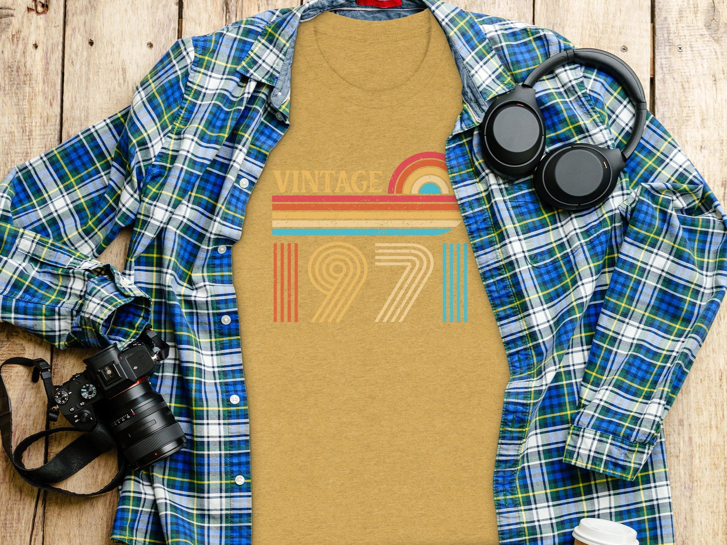 Retro Styled Vintage 1971 Fifty-Second Birthday Gift T-Shirt