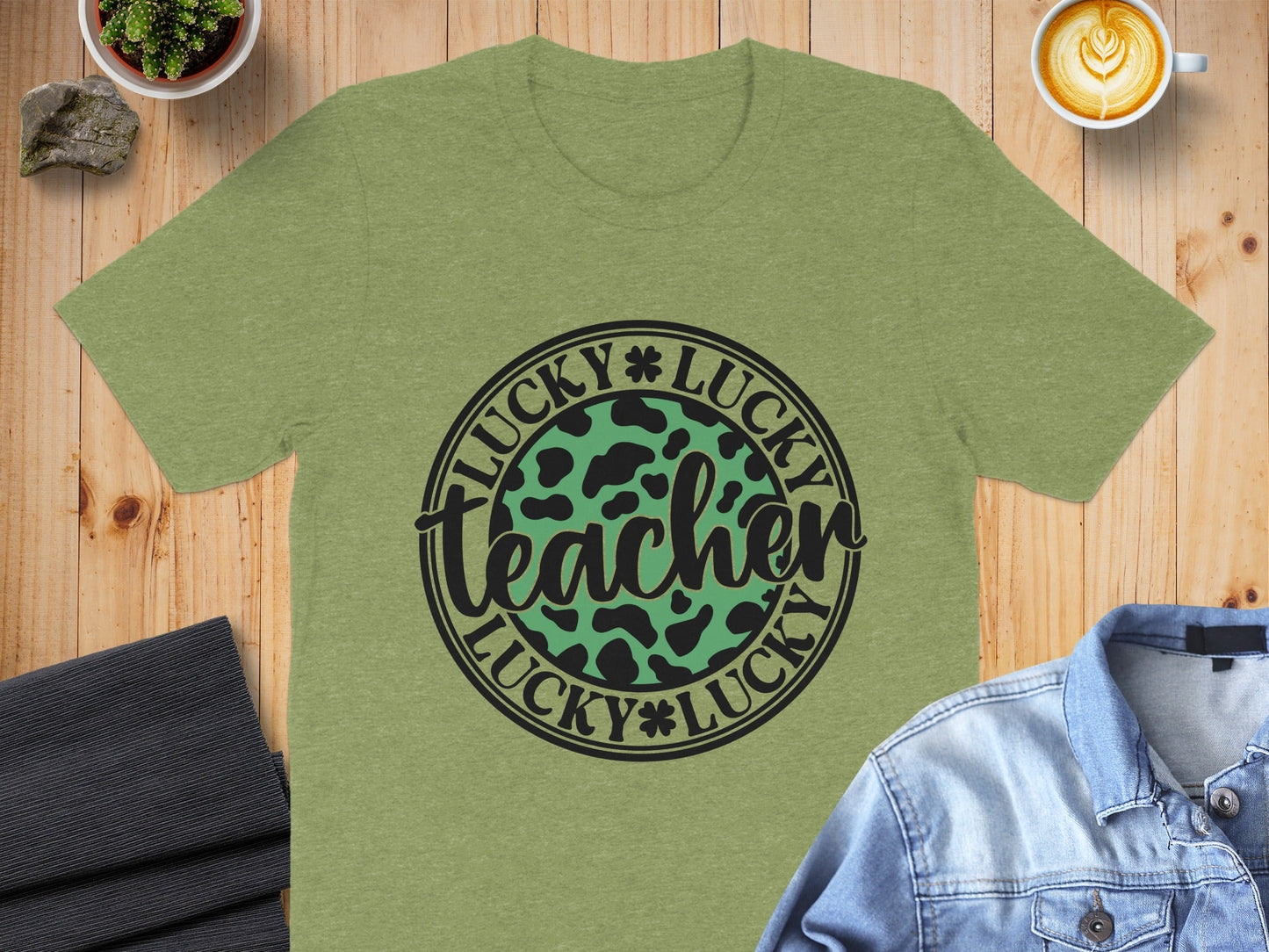 Lucky Teacher St Patricks Day Design With Clover Accent T-Shirt
