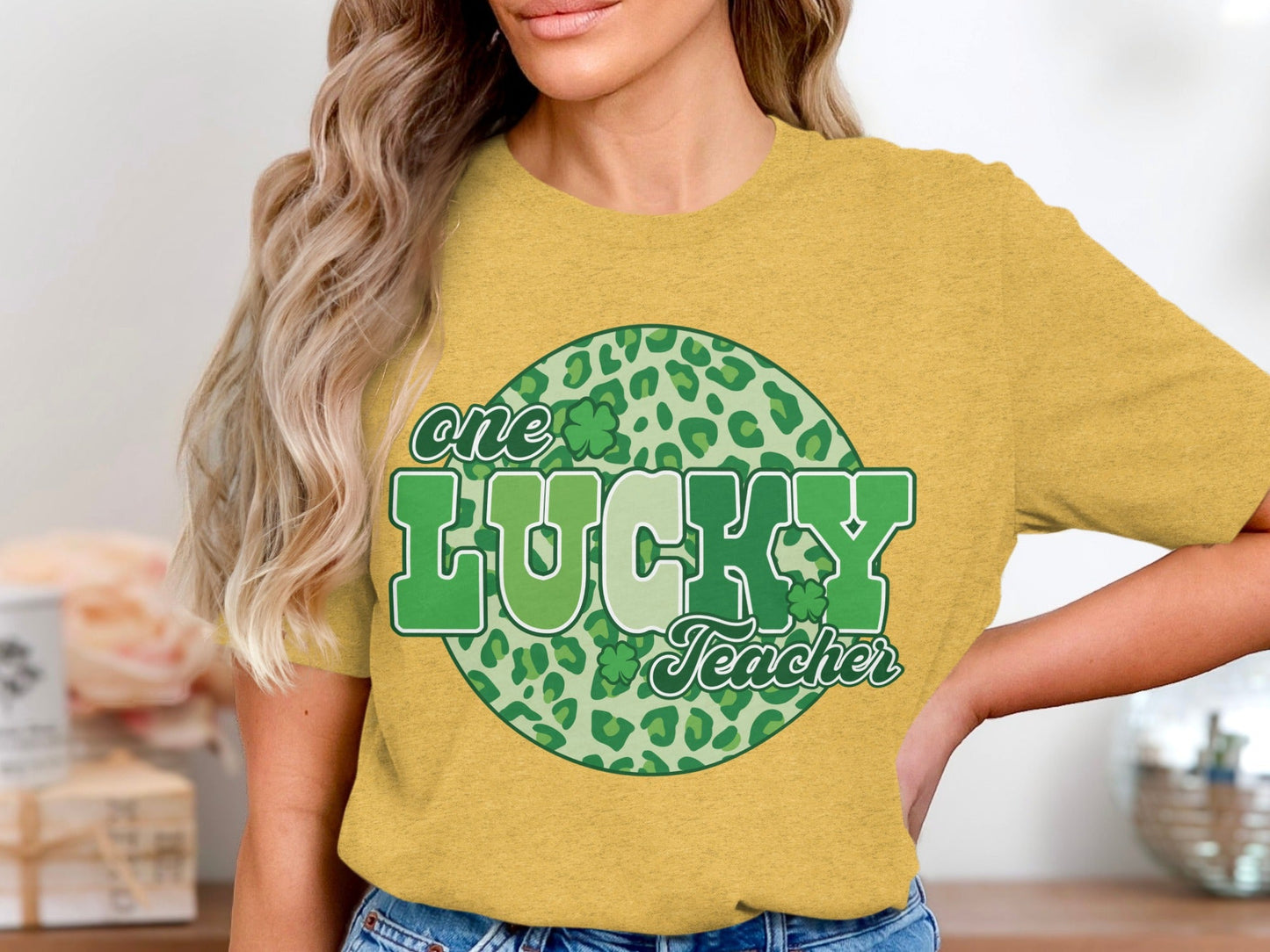One Lucky Teacher St Patricks Day Leopard Circle T-Shirt