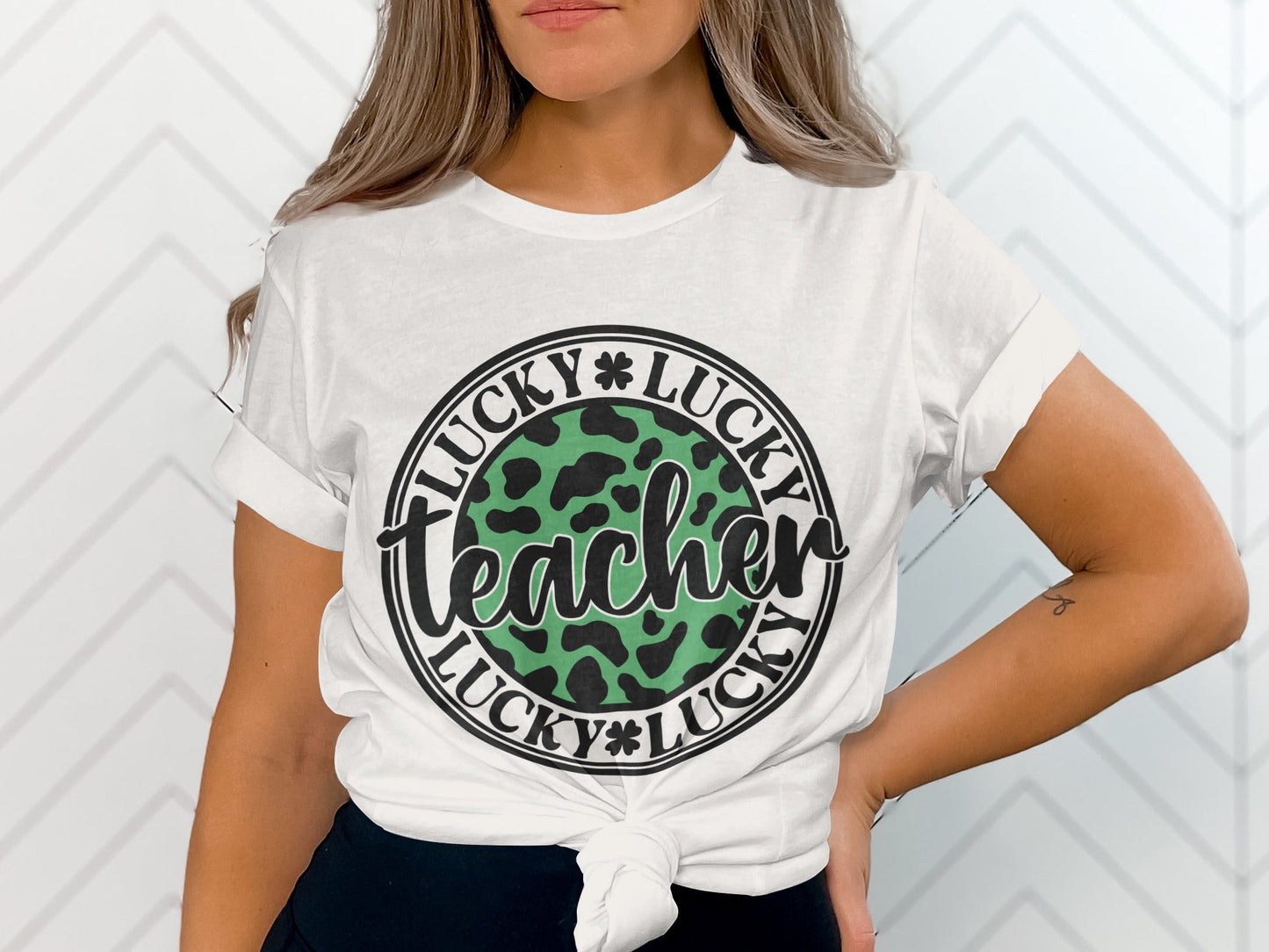 Lucky Teacher St Patricks Day Design With Clover Accent T-Shirt