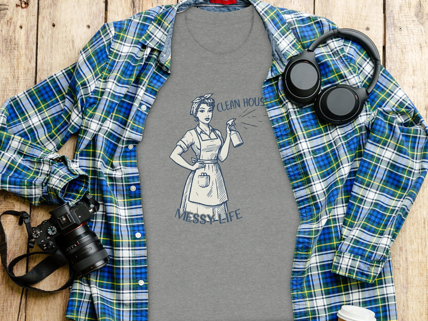 Clean House Messy Life Funny Housewife Humor Design T-Shirt