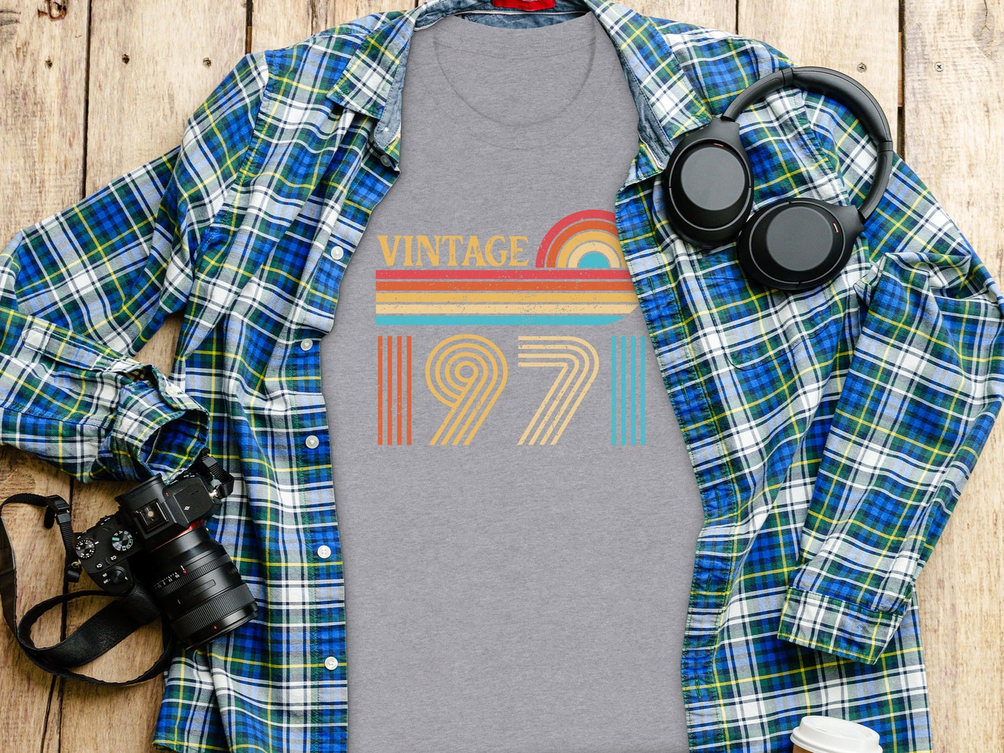 Retro Styled Vintage 1971 Fifty-Second Birthday Gift T-Shirt