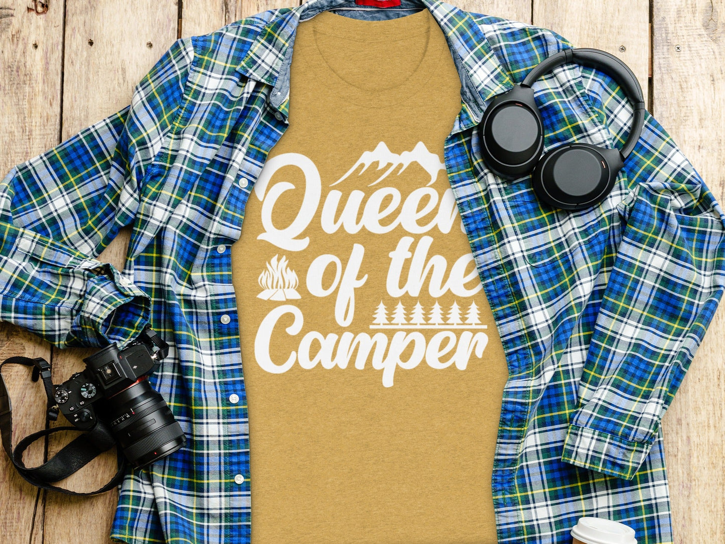 Queen of the Camper Graphic Print Camping Lover T-Shirt