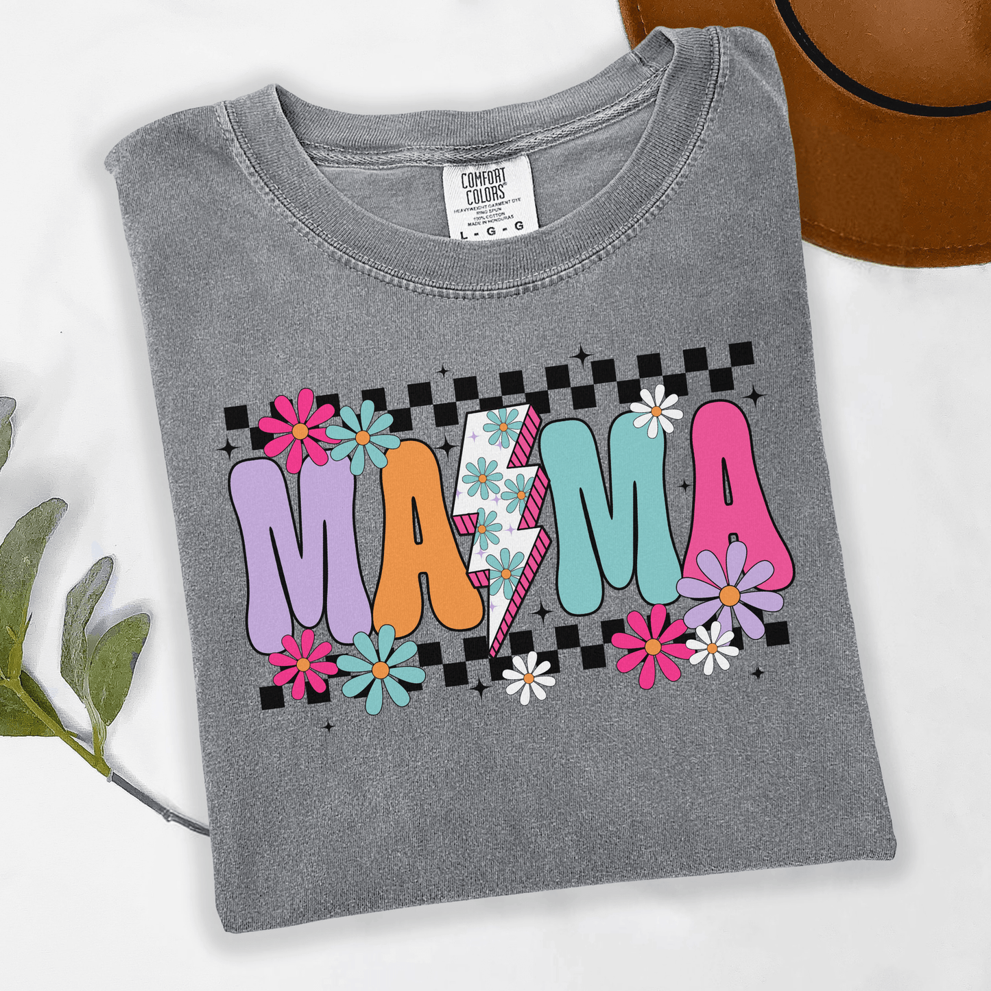 Retro Mama Flower T-Shirt | Vintage Mama Graphic Tee | Floral Mom Shirt | Trendy Retro Mom Tee | Cute Casual Mother’s Day Shirt