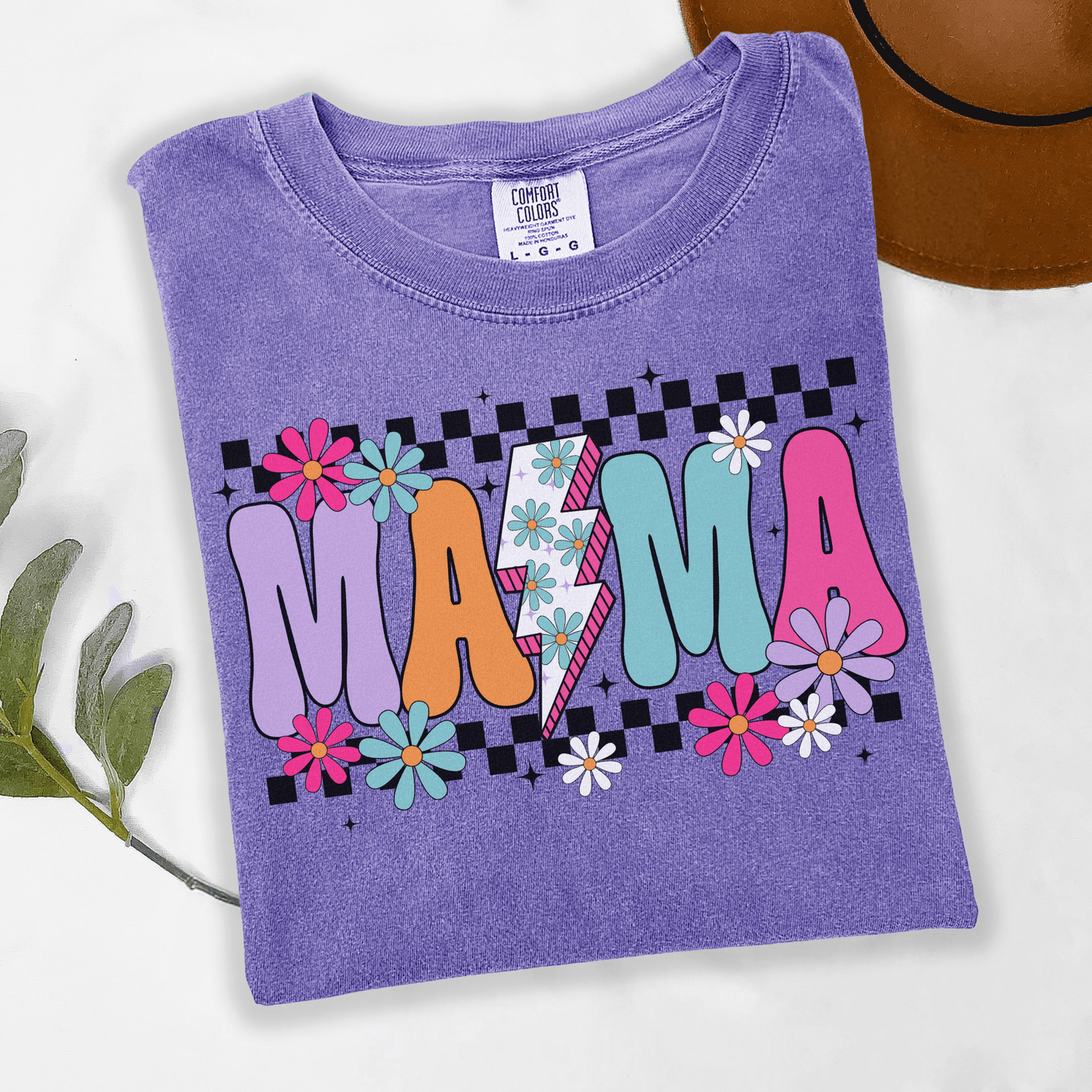 Retro Mama Flower T-Shirt | Vintage Mama Graphic Tee | Floral Mom Shirt | Trendy Retro Mom Tee | Cute Casual Mother’s Day Shirt