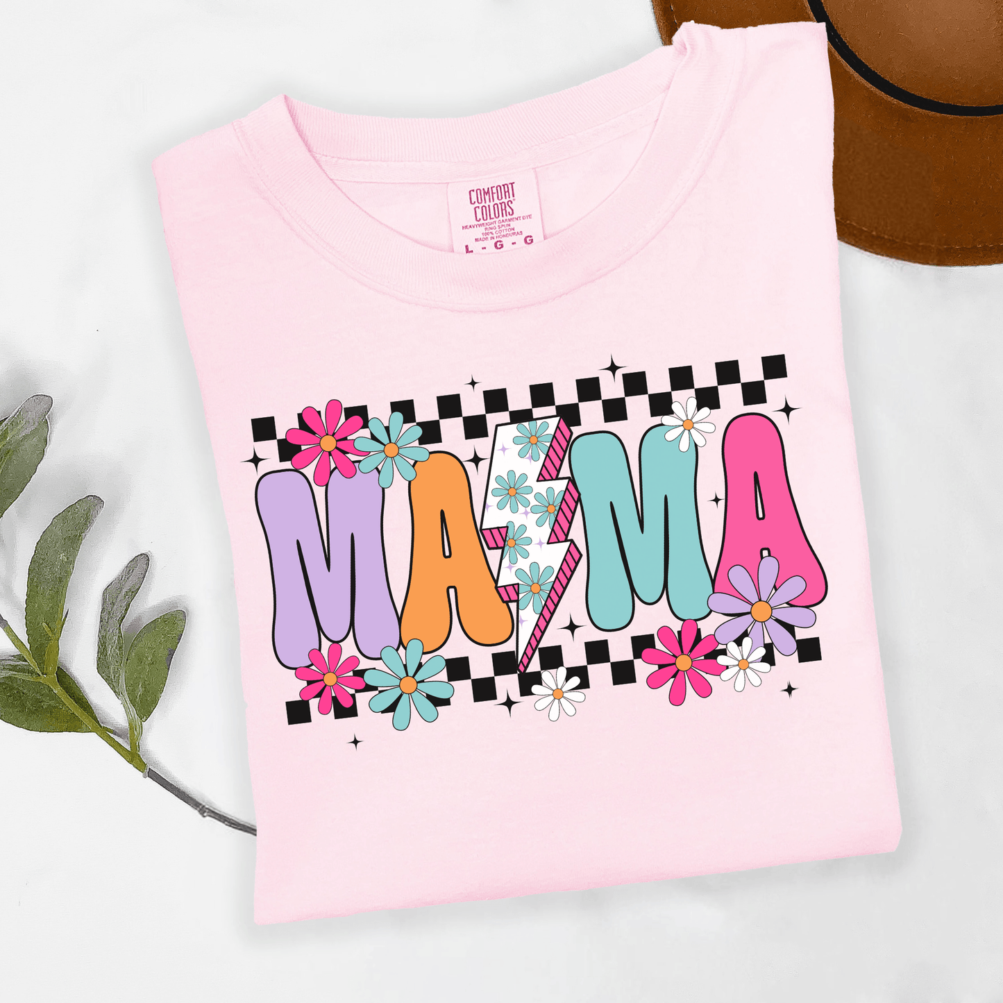 Retro Mama Flower T-Shirt | Vintage Mama Graphic Tee | Floral Mom Shirt | Trendy Retro Mom Tee | Cute Casual Mother’s Day Shirt