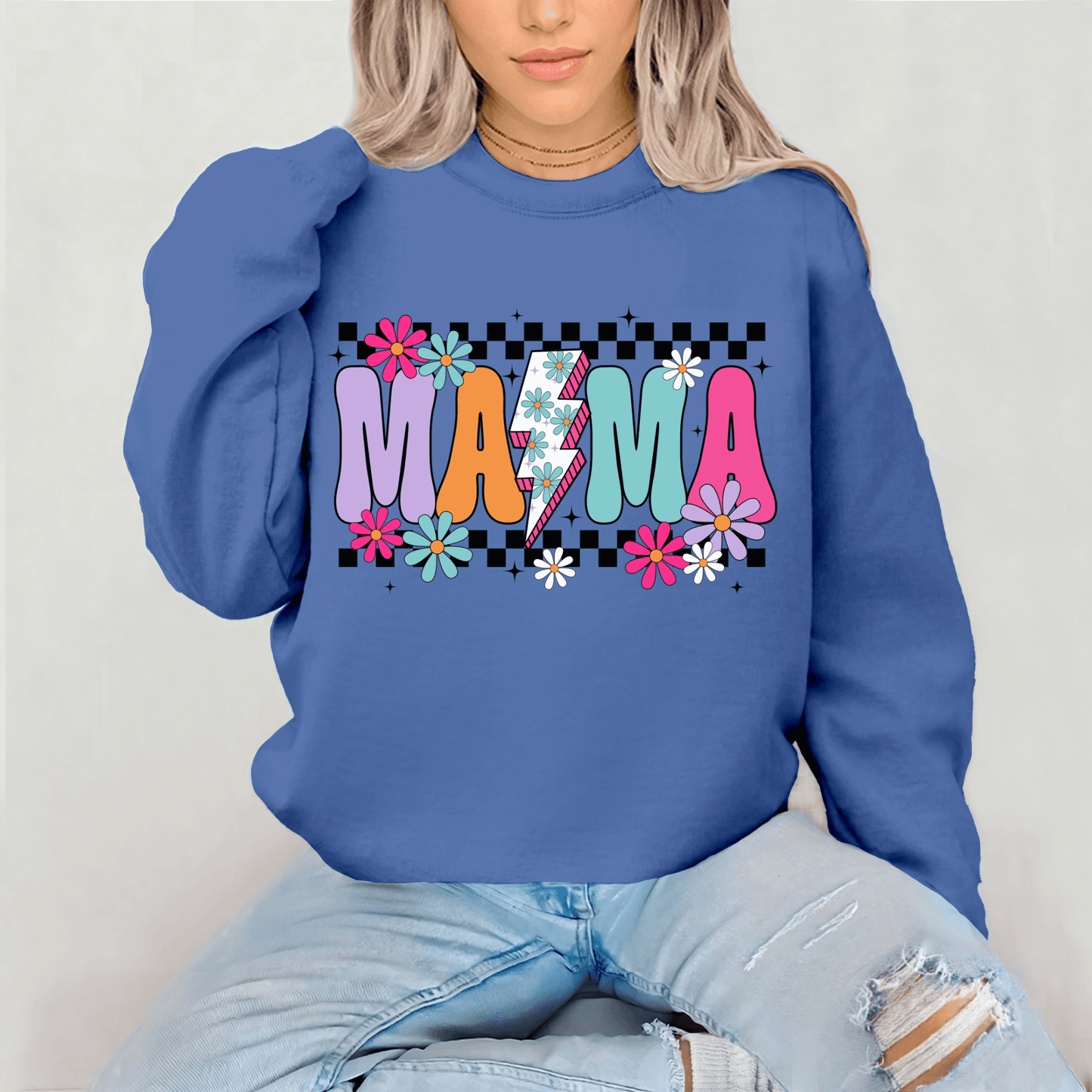 Retro Mama Flower T-Shirt | Vintage Mama Graphic Tee | Floral Mom Shirt | Trendy Retro Mom Tee | Cute Casual Mother’s Day Shirt