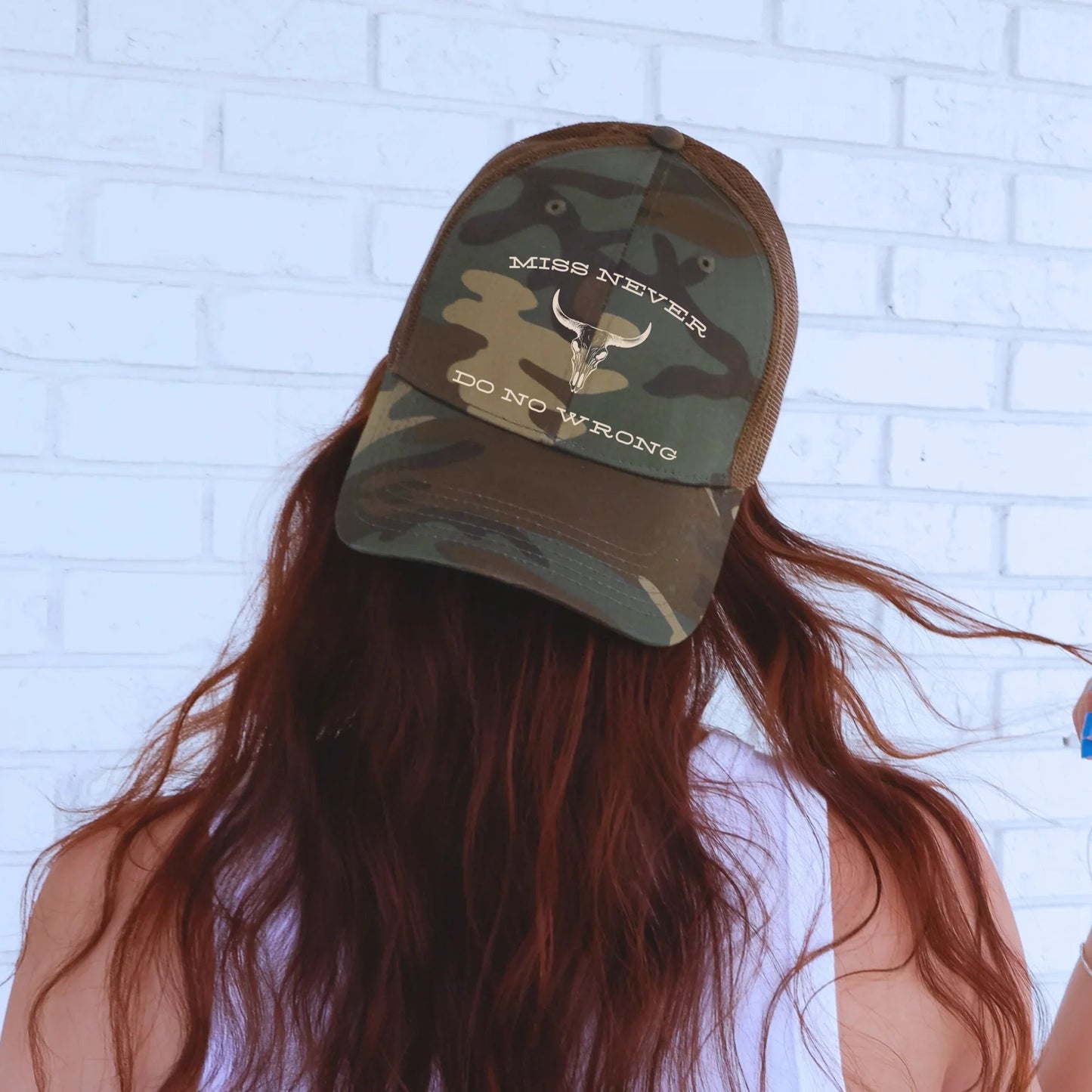 Miss Never Do No Wrong Trucker Hat – Two Tone Printed Hat | Funny Retro Hat for Women | Cute Summer Gift