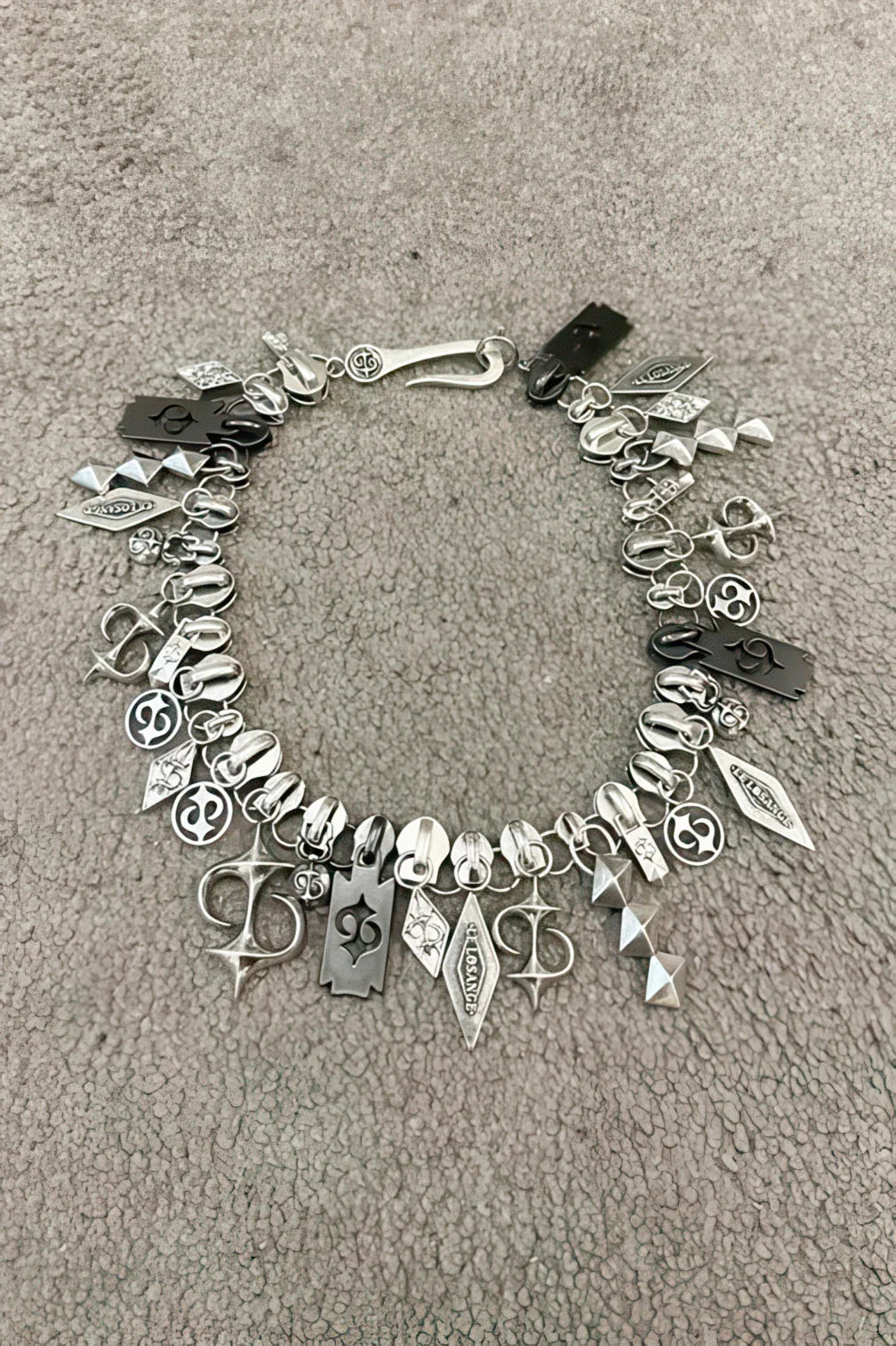 Zipper Necklace – Minimalist & Versatile Design