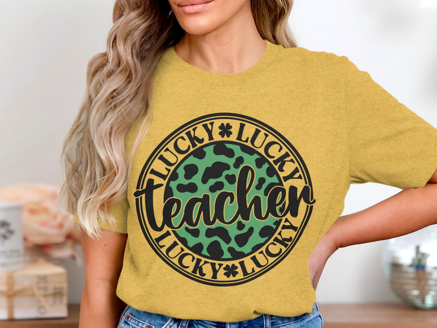 Lucky Teacher St Patricks Day Design With Clover Accent T-Shirt
