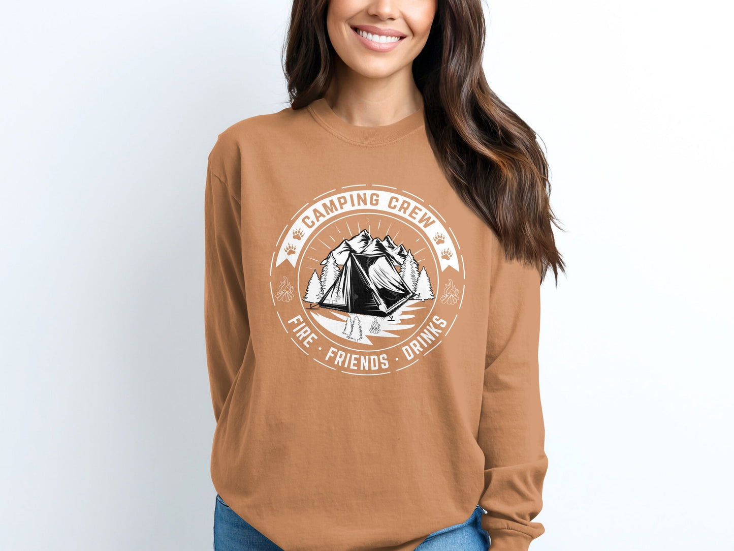 Camping Crew Fire Friends Drinks Design Long Sleeve T-Shirt