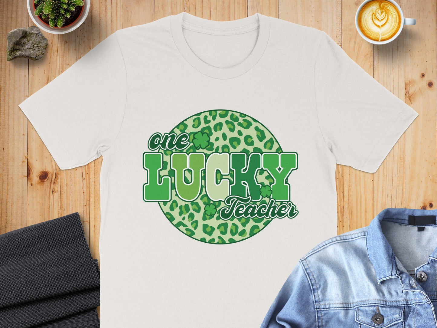 One Lucky Teacher St Patricks Day Leopard Circle T-Shirt