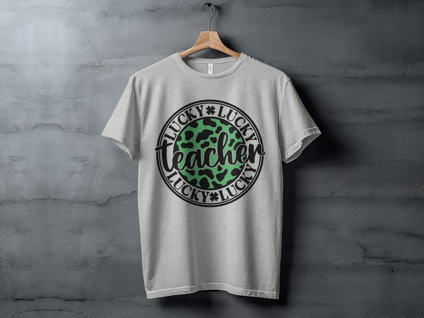 Lucky Teacher St Patricks Day Design With Clover Accent T-Shirt