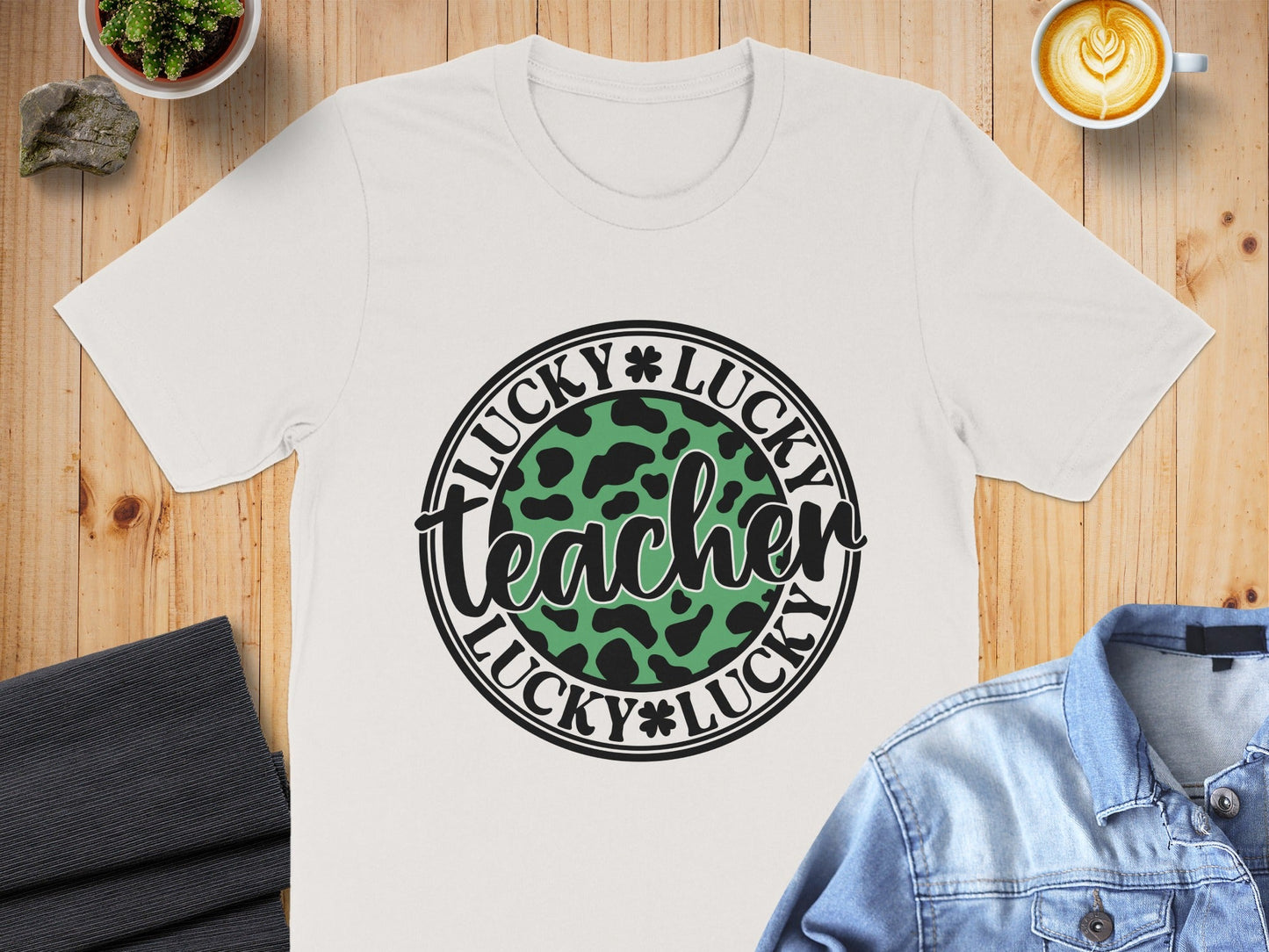 Lucky Teacher St Patricks Day Design With Clover Accent T-Shirt