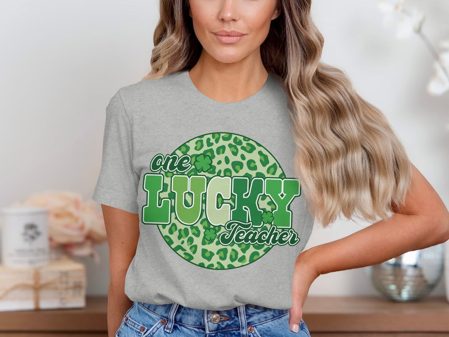 One Lucky Teacher St Patricks Day Leopard Circle T-Shirt