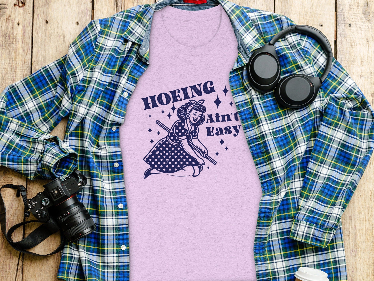 Hoing Ain't Easy Funny Woman Gardening Design T-Shirt