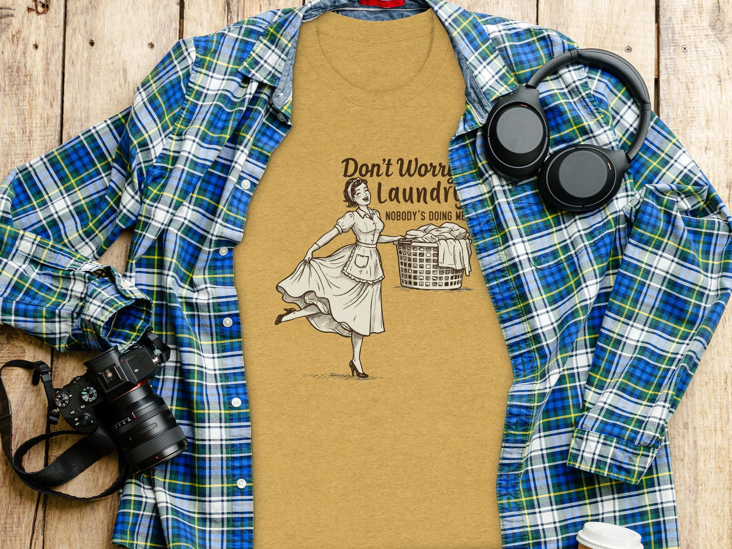 Don't Worry Laundry Nobody's Doing Me Graphic Design T-Shirt