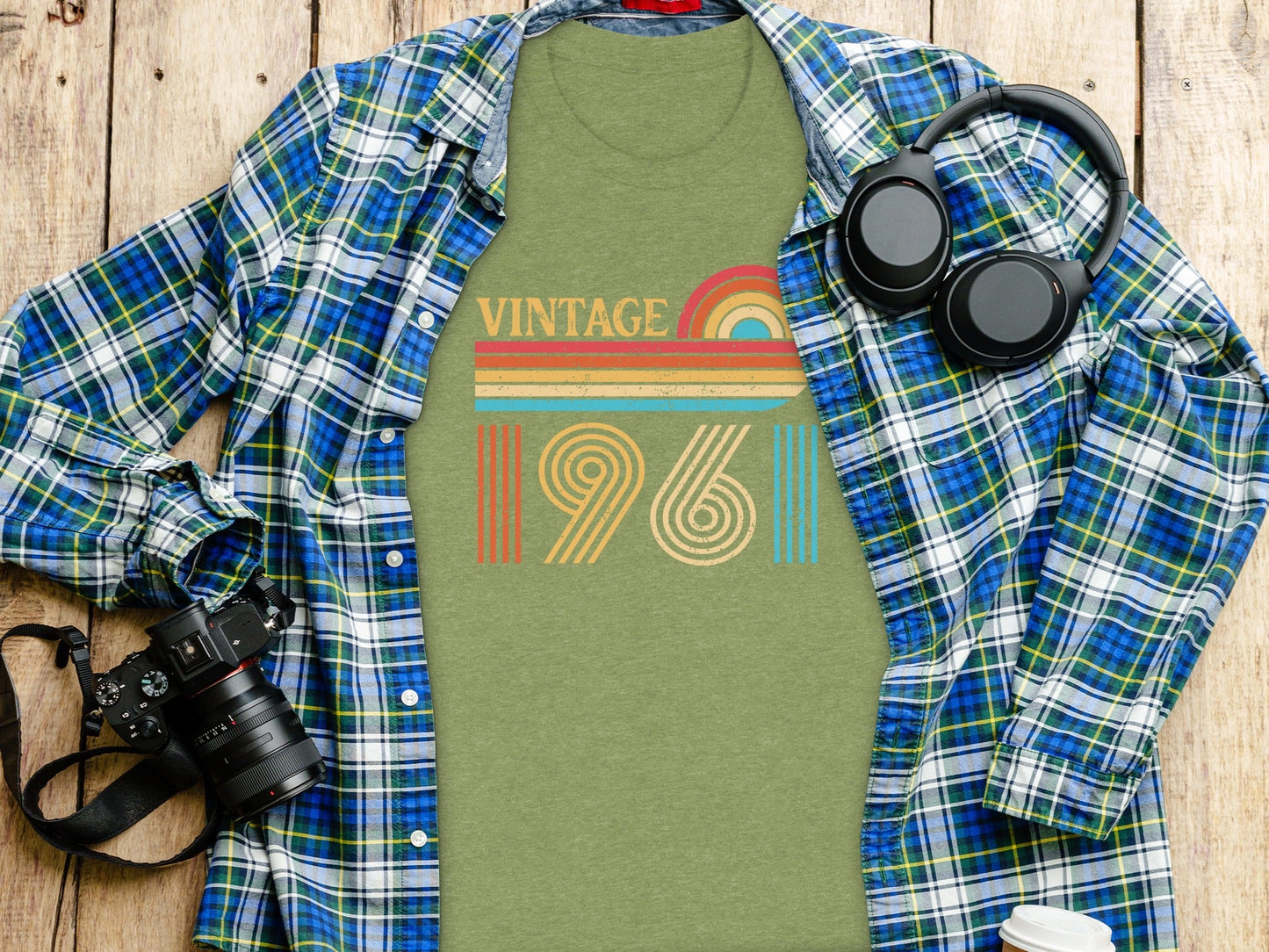 Retro Vintage Year 1961 Graphic Seventy First Birthday T-Shirt