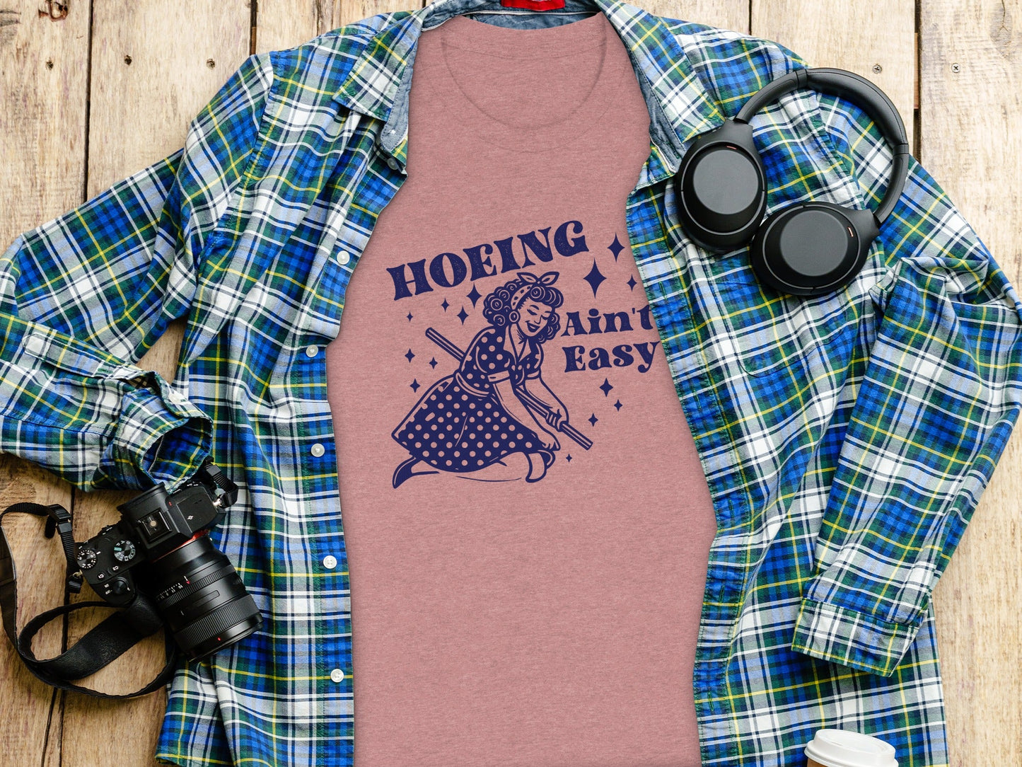 Hoing Ain't Easy Funny Woman Gardening Design T-Shirt